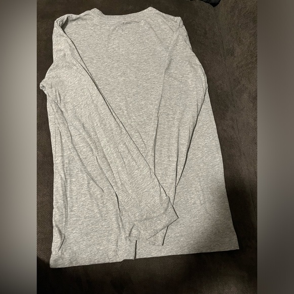 ⭐️Converse Unisex All Star Light Grey Retro Vibes Long Sleeve Tee. Like New. - Picture 2 of 2